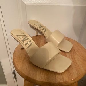 Zara Cream Padded Kitten Heels!!